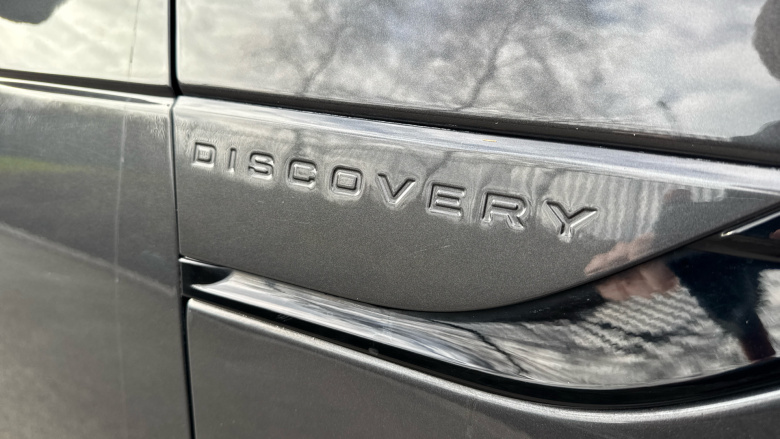 Land Rover Discovery 3.0 D300 R-Dynamic HSE 5dr Auto Diesel Station Wagon